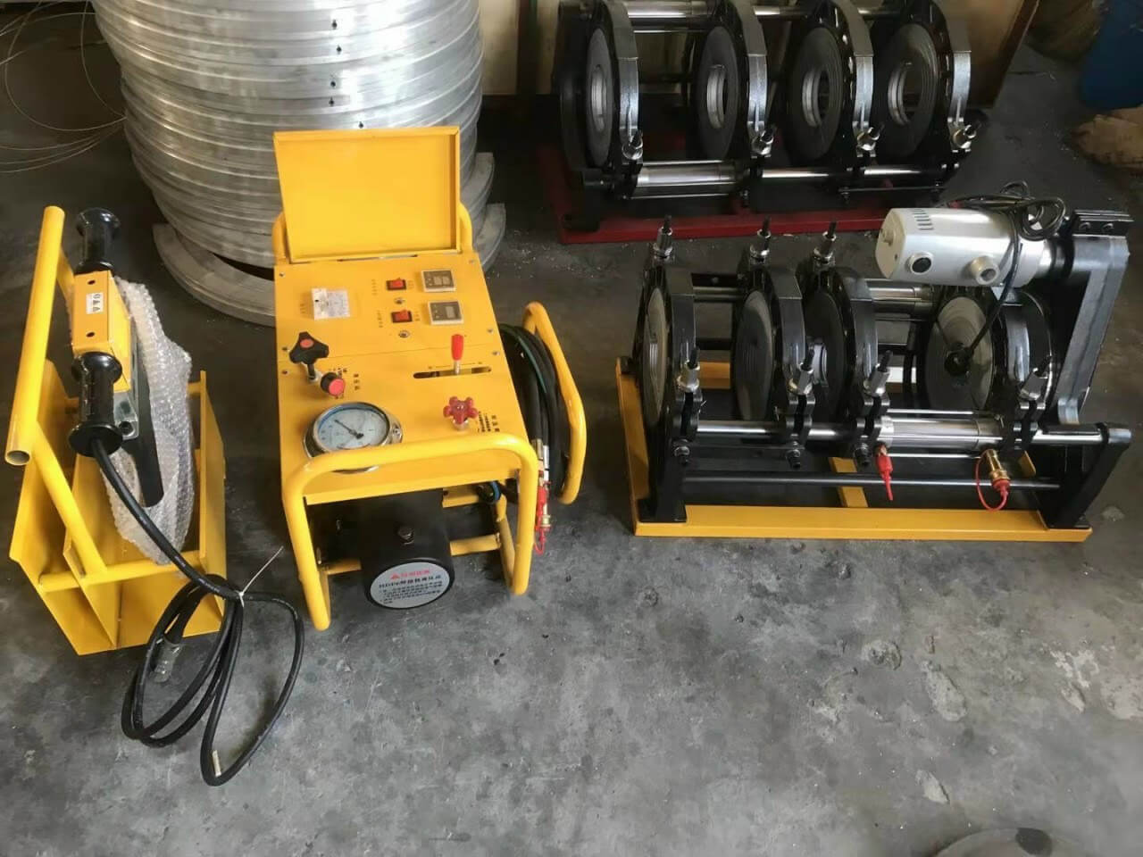 Lau sạch và làm phẳng đầu ống